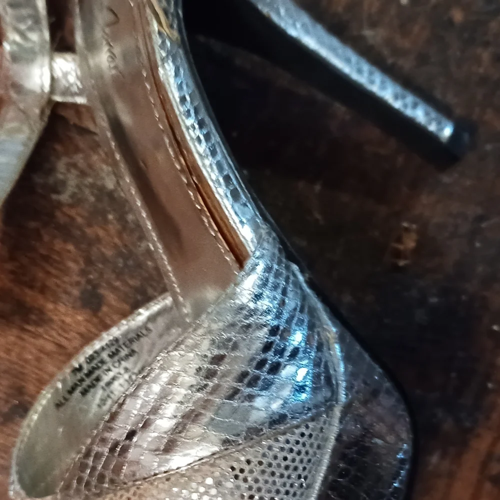 Shoes - Picture 6 of 16
